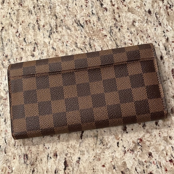 *SOLD* Louis Vuitton Sarah Wallet Damier Ebene - Picture 2 of 16